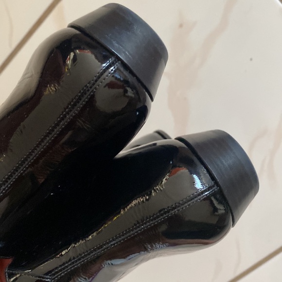 New SAINT LAURENT WOMEN'S 'JONAS' PATENT LEATHER ANKLE BOOTS BLACK. - Picture 8 of 9